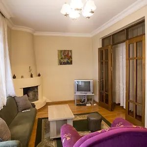 Batumi City Center Apartment Батуми